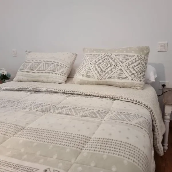 Alunita & Pirita, Habitación con Jardín, Terraza y WiFi en zona tranquila y céntrica, hotel v destinácii Nazaret