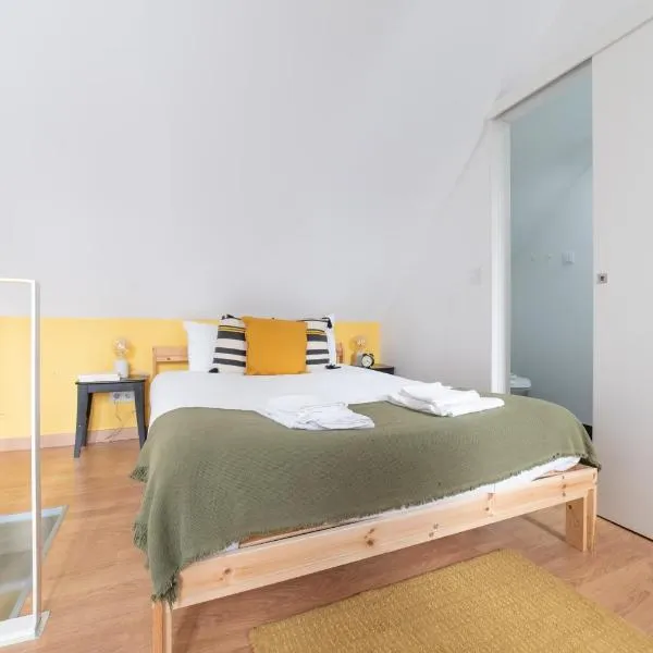 Lisbon Hill House - NO. 589B