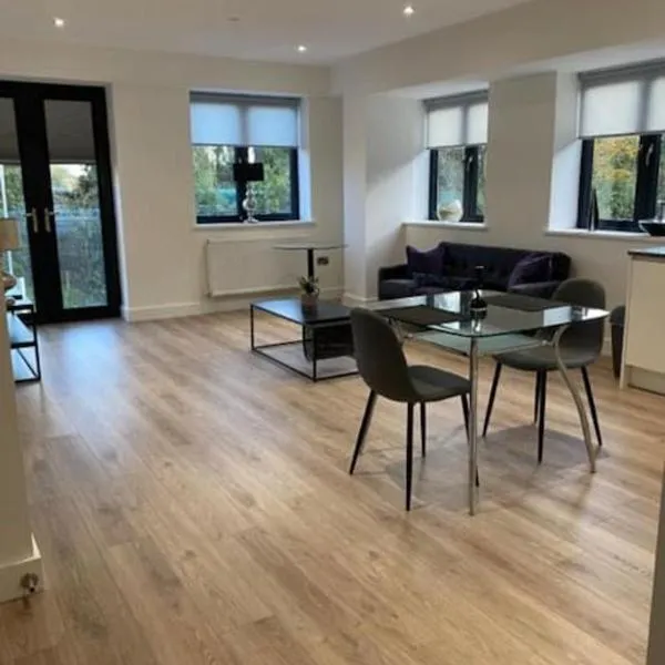 Brand new luxury apartment with free parking and gym, hotel v destinaci Olton