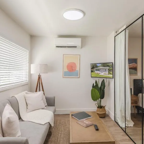 Luxury Tiny Home 2 Miles from Downtown Orlando, hotel v Orlandu