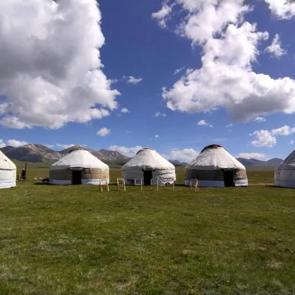 Son-Kul Northen yurt camp, hotell i Kochkorka