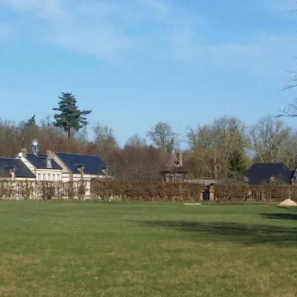 Domaine de Coulonge โรงแรมในThomer-la-Sôgne