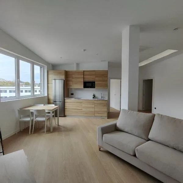 Apartamentos Pillotegi parking gratuito, hotel in Donostia-San Sebastián
