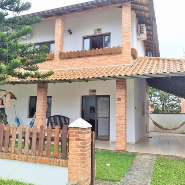 Casa Conforto! A sua casa de praia em Itapoá - SC, hotel in Garuva