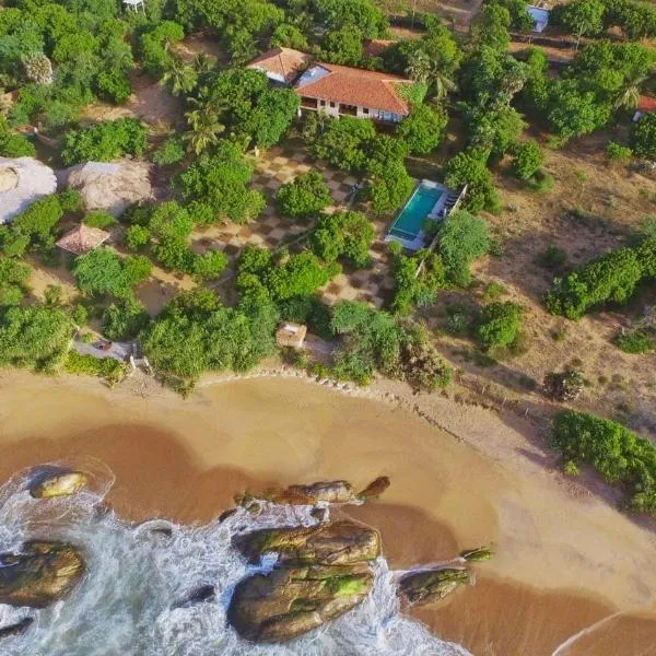NIKARA Luxury Beach House, hotel in Tissamaharama