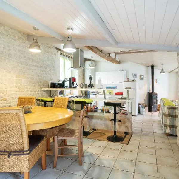 Maison charmante à La Bretonnière-la-Claye avec jardin clos, hotel in La Claye