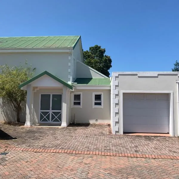 River Club Vacation Home, hotel in Plettenberg Bay