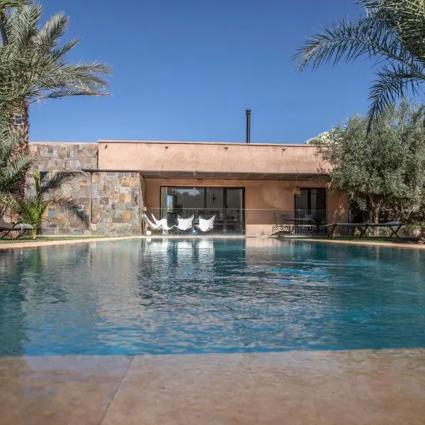 Villa Mayaz - Piscine chauffée, hotel in Marrakech
