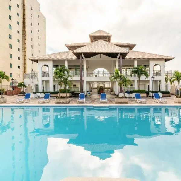 Luxurious 2BDR condo located in Prestigious Tower., hotel a Santo Domingo