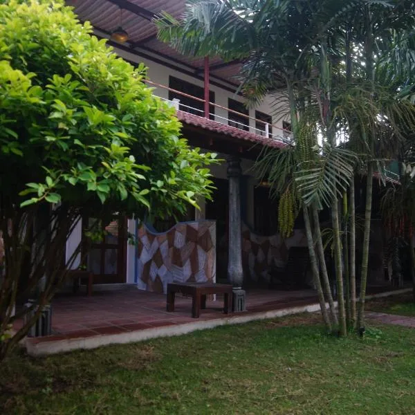 Turtle Bay Beach Resort, hotel in Mirissa