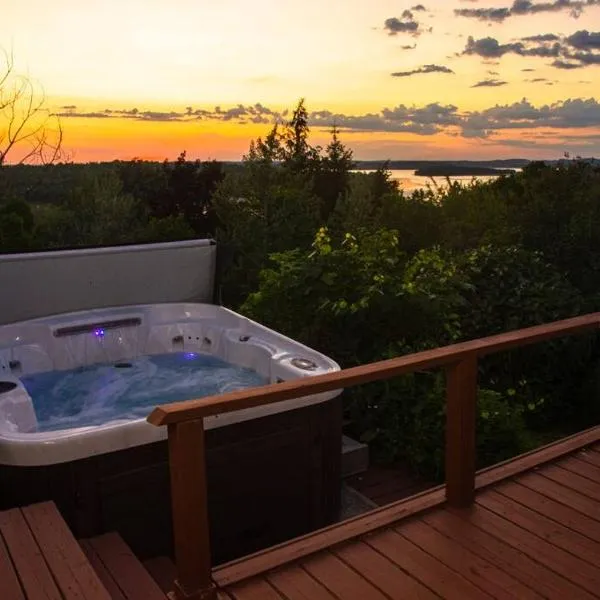 Cozy Sunset Cottage Overlooking Rice Lake, hotel v destinaci Roseneath