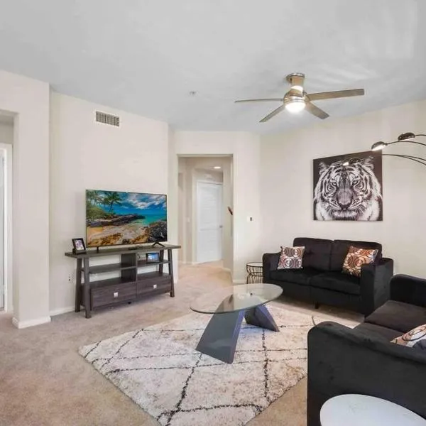 COZY 2BR/2BA ! 5MINtoDisney ! AngelStadium!HondaCenter、アナハイムのホテル