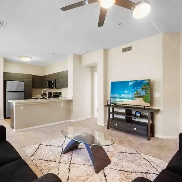 COZY 2BR/2BA ! 5MINtoDisney ! AngelStadium!HondaCenter, hotel in Anaheim