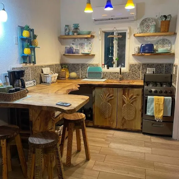 Seaview Condo The Blue Bahia Resort In Sandy Bay, хотел в Coxen Hole