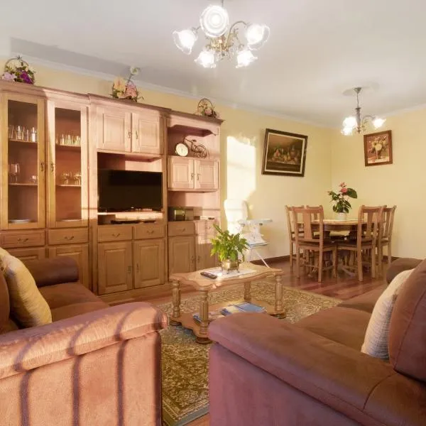 Palheiro Residence Familiar 1, hotel in Santa Luzia