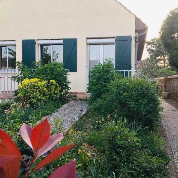 Appartement coquet dans maison individuelle, hótel í Lisses