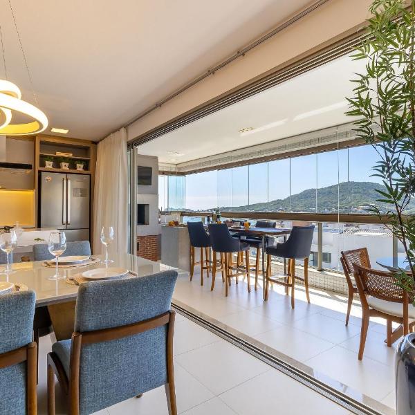Apartamento com Vista Mar em Condomínio de Luxo