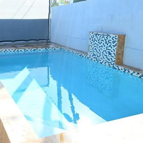NEW Remodeled pool house 2 minutes from beach โรงแรมในLoiza