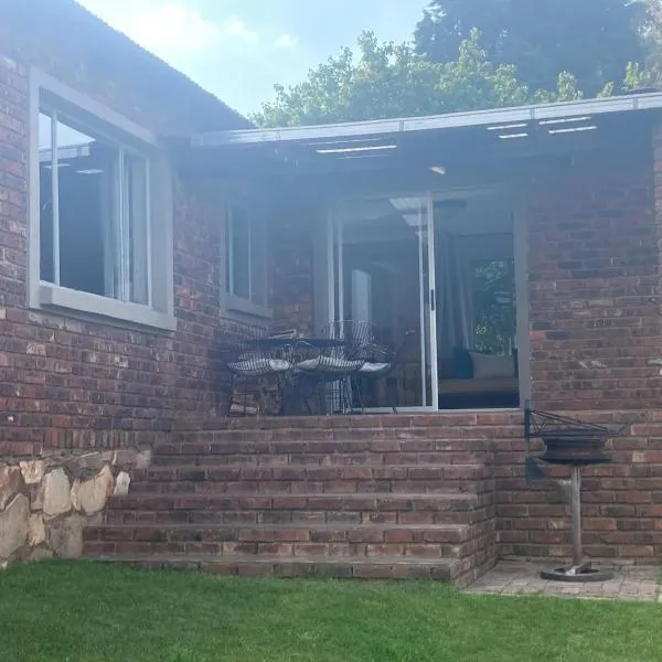 Mountain View Farm Cottage 4X4 Vehicles ONLY, hotel in Dullstroom