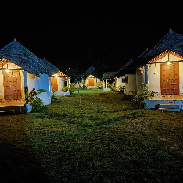 MODHERA SUNRISE RESORT - Tents Bhungas Jungle Restaurants & Candlelight Dining, hotel Kalri városában