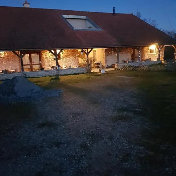 Chez So et Compagnie, hotel v destinaci Saint-Gérand-de-Vaux