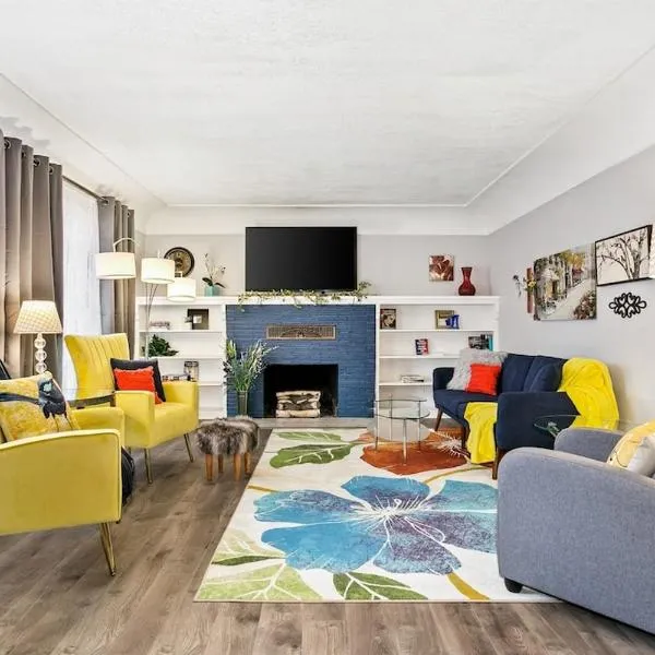 CUTE Remodeled Midcentury Cottage on Boise Bench, hotel in Boise