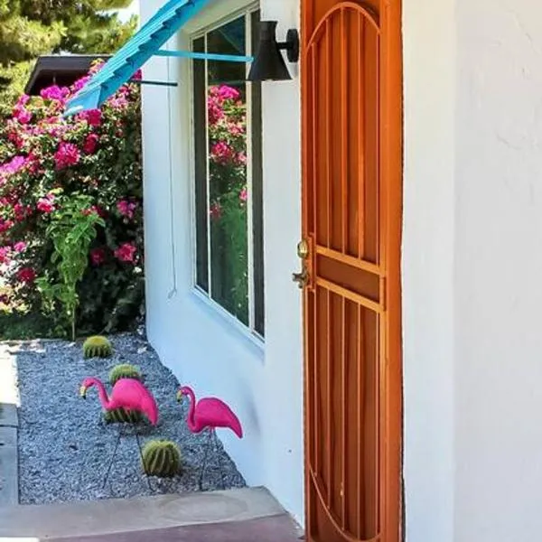 Newly Remodeled Midcentury Pink Flamingo Casa (40), hotel a Phoenix