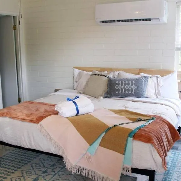 Adorable Ground Level Boho Studio Blocks From Dwntn-C: Tempe şehrinde bir otel