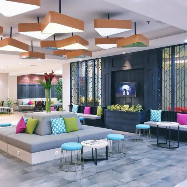 PALM PARK Hotel Surabaya、スラバヤのホテル