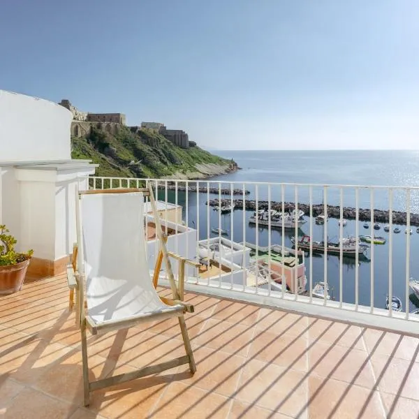 TORRETTA CORRICELLA- Punta dei Monaci, hotel v destinaci Procida