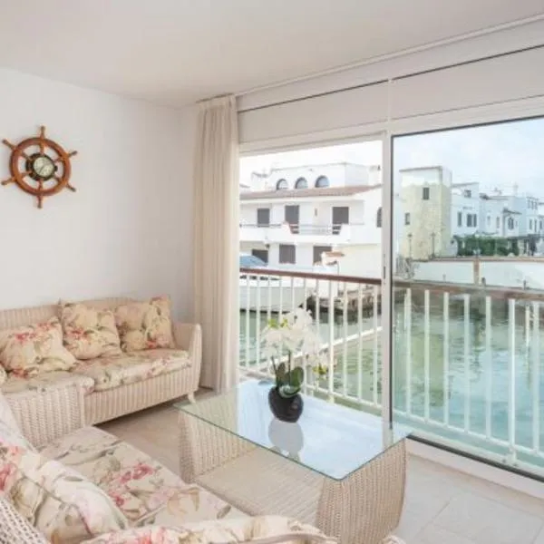 Casa Port Grec, hotell sihtkohas Empuriabrava