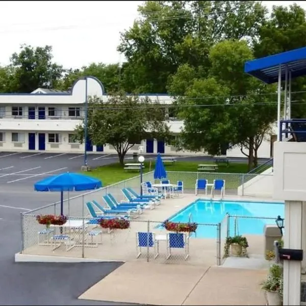 Fields Park Motel, hotel a Douglas Center