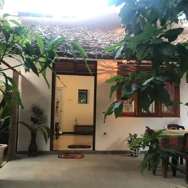 Yunal's Place, hotel in Dickwella