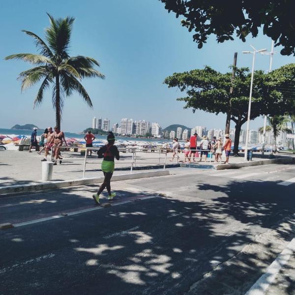 Apto 1 dorm. Guarujá - Pitangueiras - perto da praia