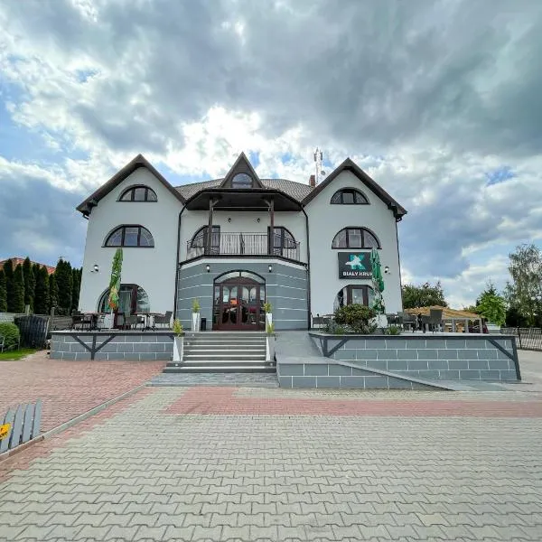 Restauracja Biały Kruk, hotel sa Górno