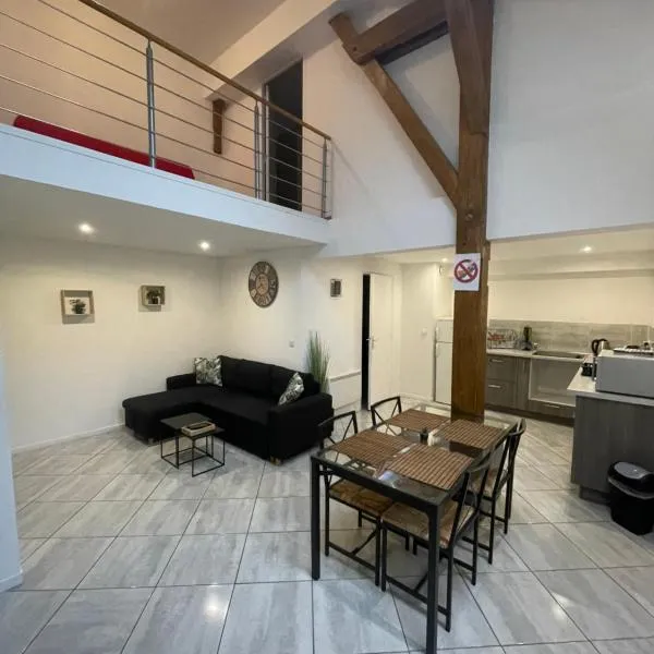 Le Familiale climatisé & Wi-fi, hotel em Paroy-sur-Tholon