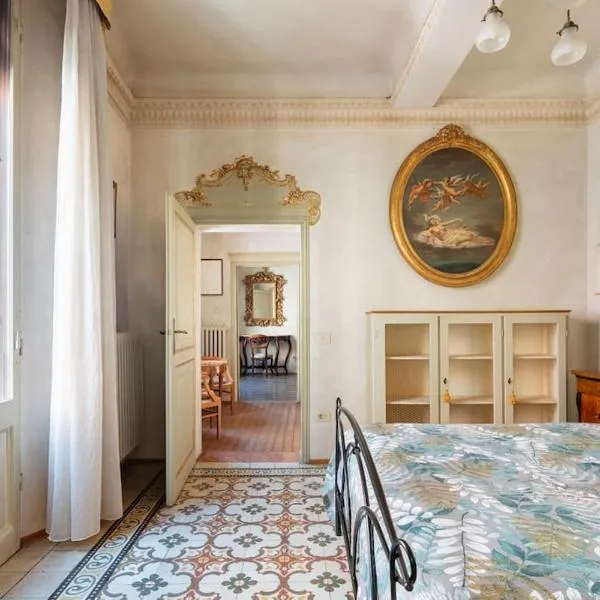 Central Elegant Apartment - Liberty House, hotel Bolognában