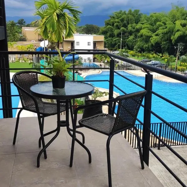 Apartamento de verano cerca al parque del café, hotel in La Tebaida