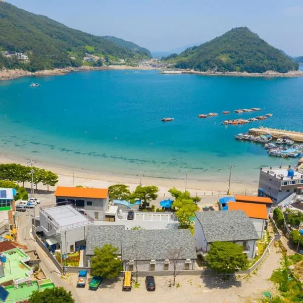 Seolli Resort Pension, hotel em Namhae