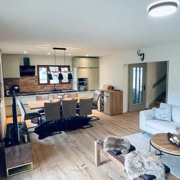 Ferienhaus Granula, hotel v destinaci Linthal