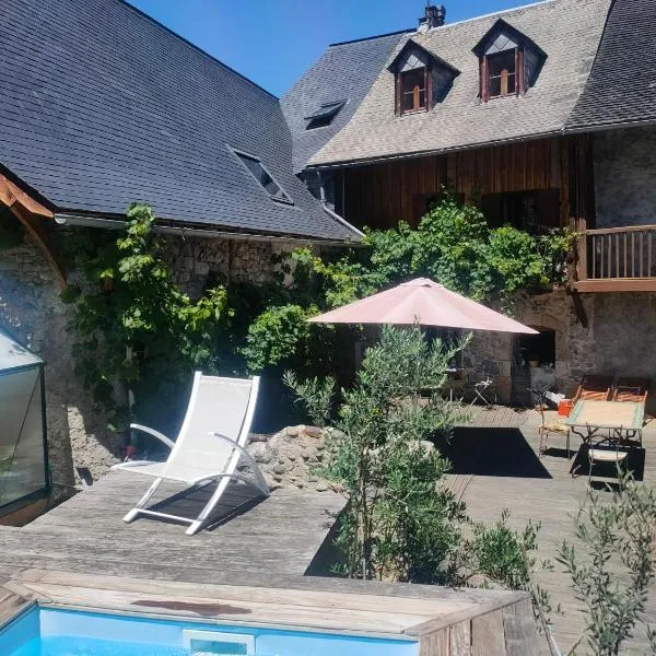 Les Chatougoulis, hotel in Arrien-en-Bethmale