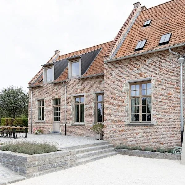 Huis Potaerde, stijlvol landhuis nabij Brussel voor 8 personen, hotell i Merchtem