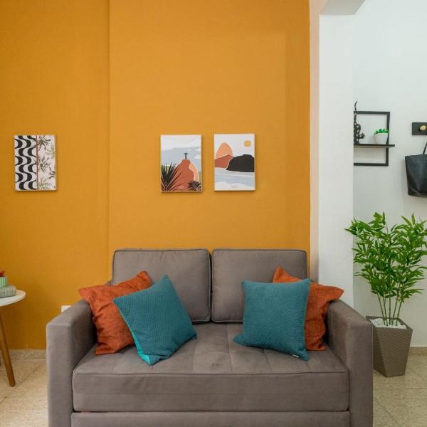 Conforto e relax, caminhando para a Praia de Copacabana, Quarto e Sala, completo, com wi fi, cozinha, ar condicionado