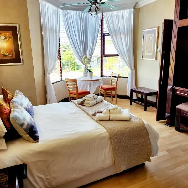 The Wooden Leg Guesthouse، فندق في كلينموند