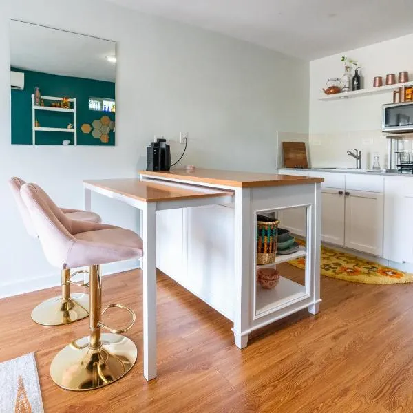 Artsy, private Gem near Iconic South Congress, hotel v destinaci Austin