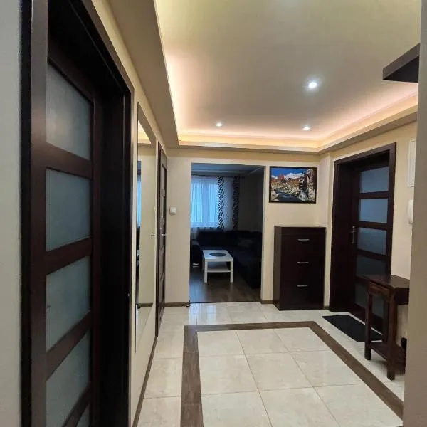 Apartament 3-pokojowy Klimatyzacja nr 2, hotel in Radom