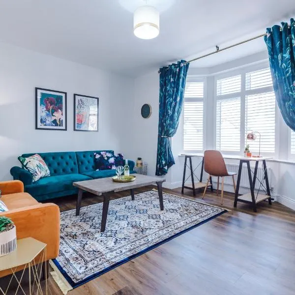Westwood Lodge Serviced Apartment, hotel v destinaci Coventry