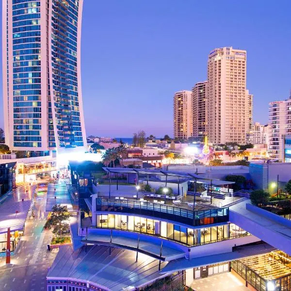 Circle on Cavill Surfers Paradise- 3 Bedroom Superior Apartment, Hotel in Gold Coast