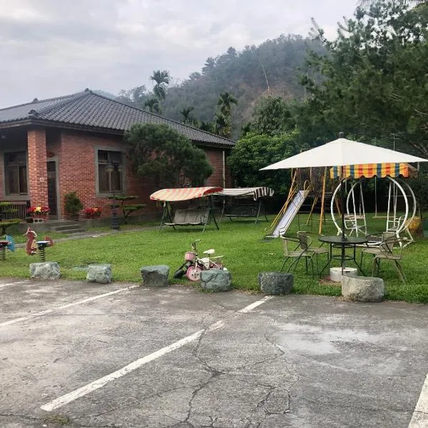 Country Homestay, hotel v destinaci Guoxing