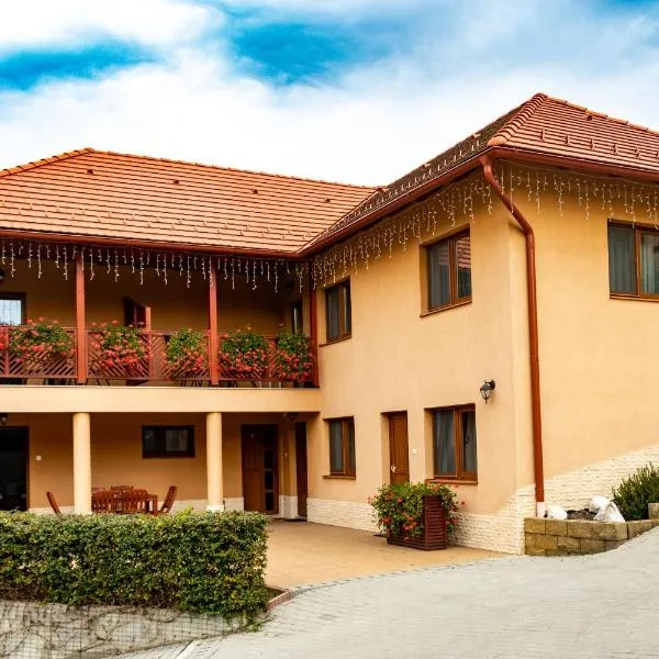 Casa Tofi Vendégház, hotel v destinaci Praid
